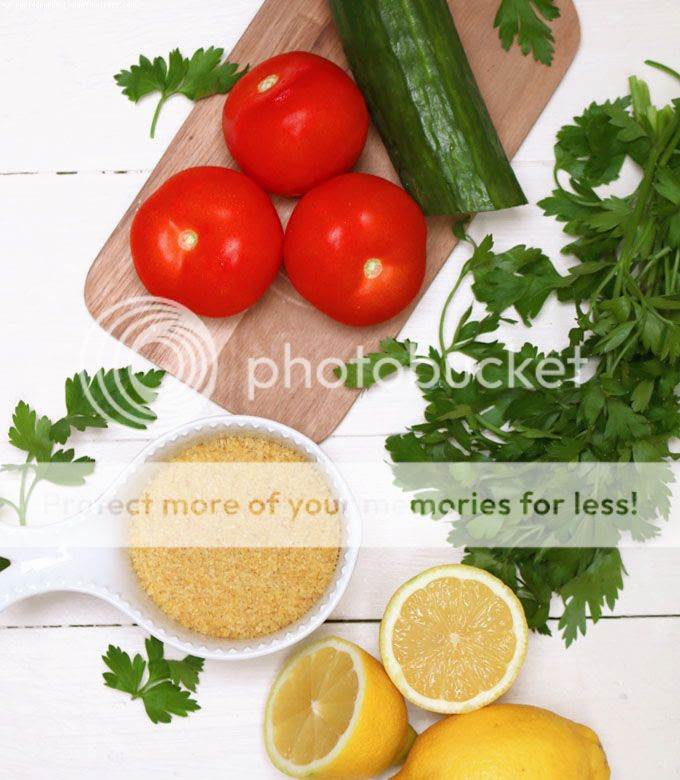 Über den Tellerrand geschaut - Syrischer Tabouleh Salat | whatinaloves.com http://i402.photobucket.com/albums/pp103/Sushiina/cityglam/cityglam001/taboule4_zpse8t4kpox.jpg