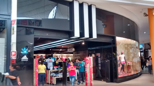 adidas Store Lima, Mega Plaza