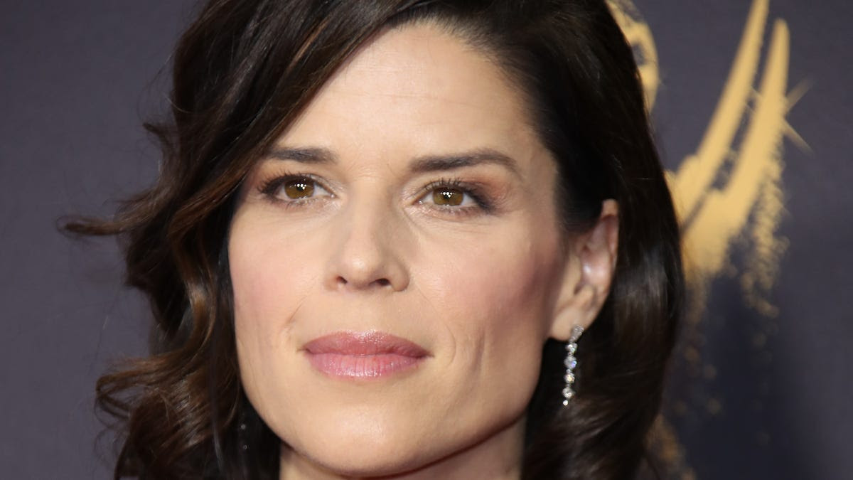Neve Campbell recounts on-set bear attack when she was a teenager: ‘He’s biting me’