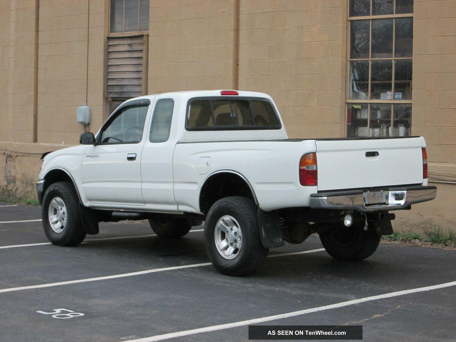 1995 Toyota Tacoma Dlx Extended Cab Pickup 2 - Door 3. 4l