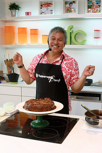 A happy Chef Wan with a cake well done!
