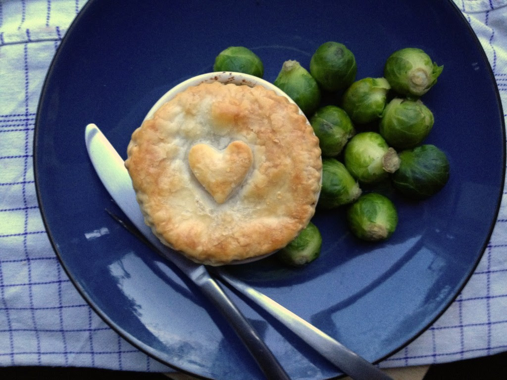 Steak and ale pies ♥ - Friendly Nettle