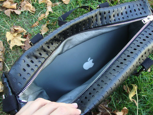 U-Handbag "It's a cinch!" tote with peltex inserted in sides, plastic canvas bottom, and macbook air inside