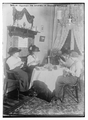 Berlin -- knitting for soldiers in Doctor's anteroom (LOC)
