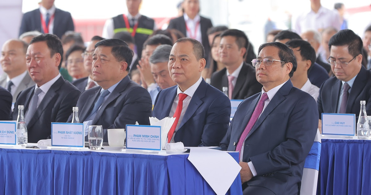 Thủ tướng Phạm Minh Chính dự lễ xuất khẩu lô xe điện VinFast VF 8 sang Mỹ