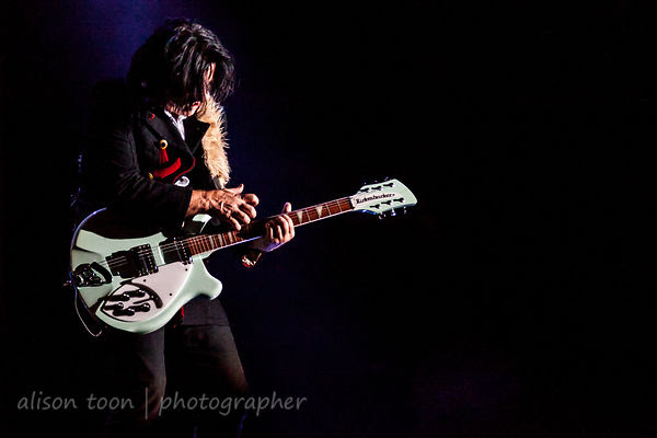 Steve Hogarth, vocals, Marillion