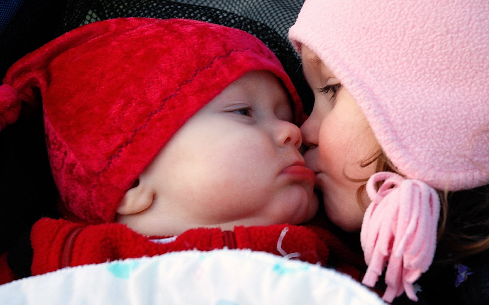 Cute Kiss Wallpapers HD Wallpapers ID 8209 Cute Kiss Wallpapers HD Wallpapers ID 8209