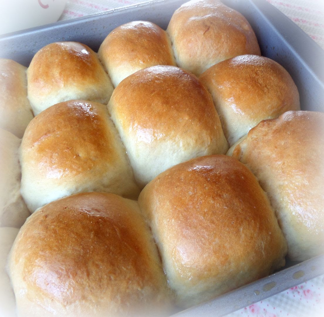 Old Fashioned Pull-Aparts (Dinner rolls)