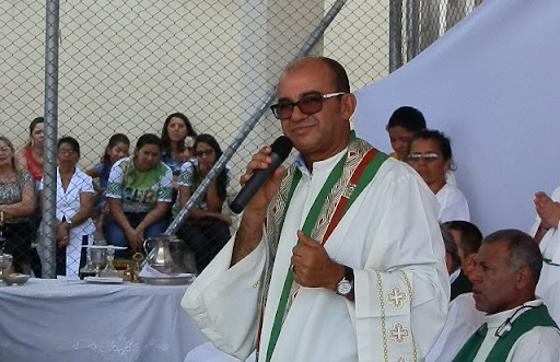 Resultado de imagem para padre luizinho diocese de afogados da ingazeira