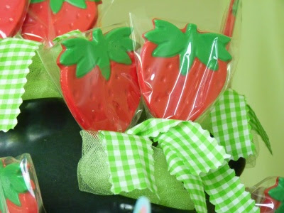 favors 3
