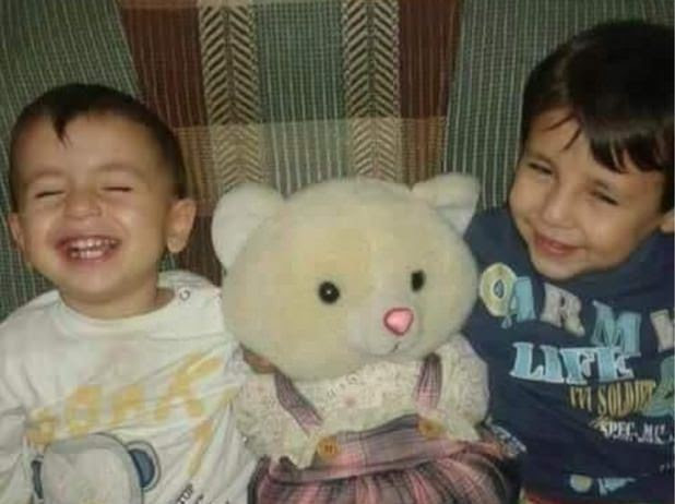 Devastating images of Syrian boy washed up on Turkish shore show desperation of refugees