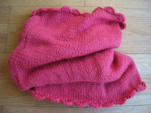 Knitted snood, pomegranate