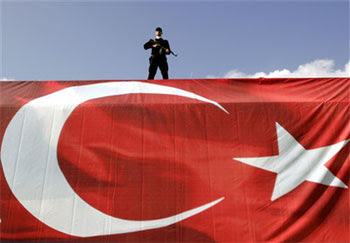 Turkey_flag_gun