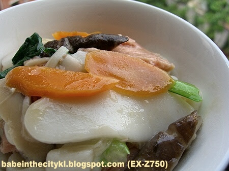 Shanghai Nian Gao (White Rice Cake) Vegetarian Style