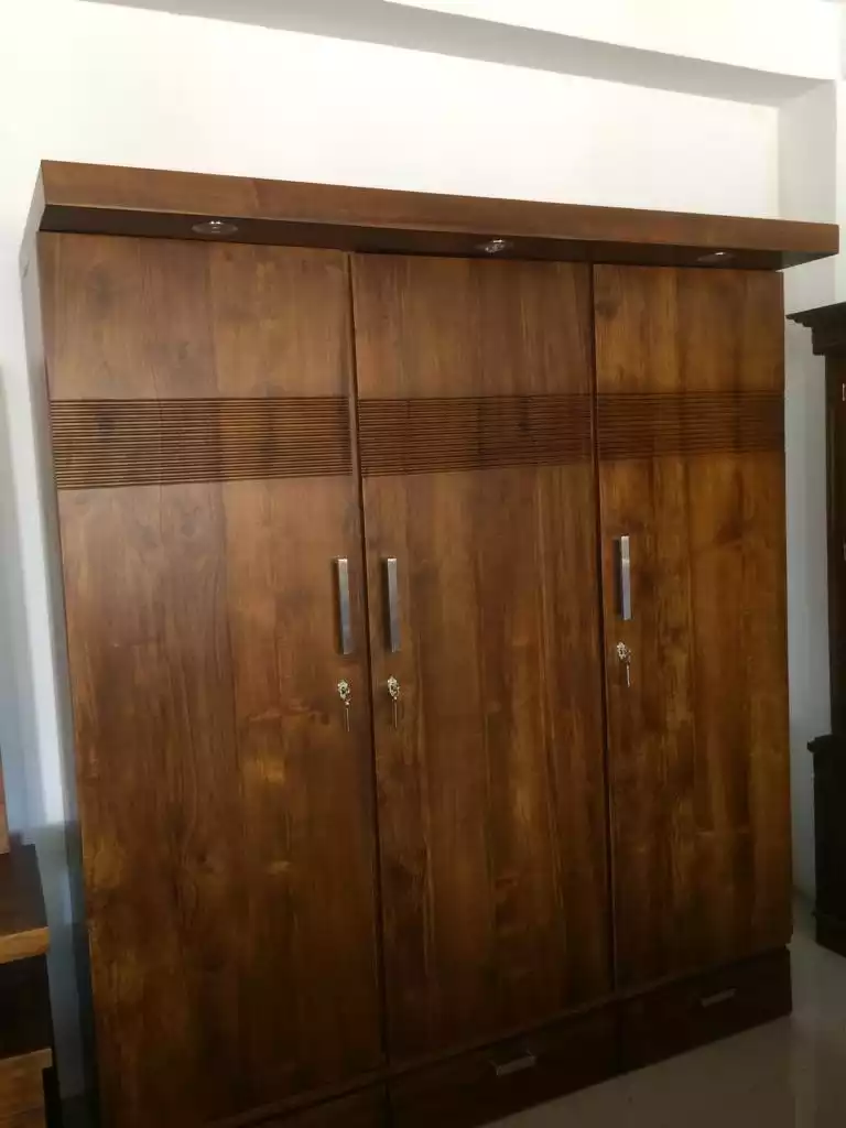 New Almari Design 3 Door Wood - Blog Wurld Home Design Info