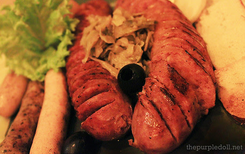 German Sausage & Cheese Platter with Sauerkraut and Bagel Chips Double P480