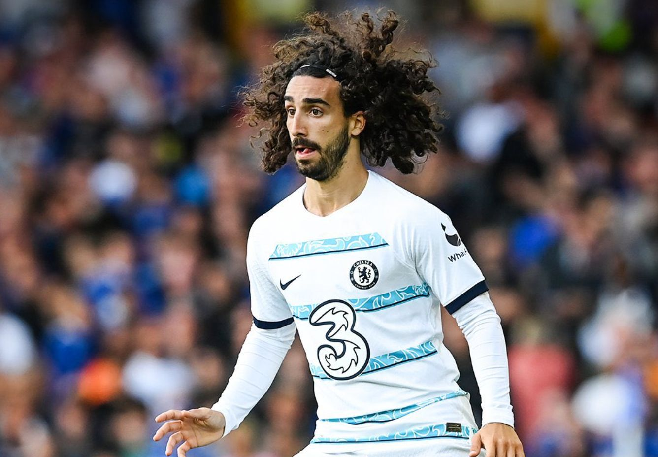 Marc Cucurella says he will never cut his hair, even after what happened with Cristian Romero, and the new Chelsea player tells where he plays best.