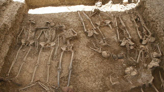 http://images.eldiario.es/andalucia/Fosa-cementerio-San-Rafael-Malaga_EDIIMA20140110_0407_13.jpg