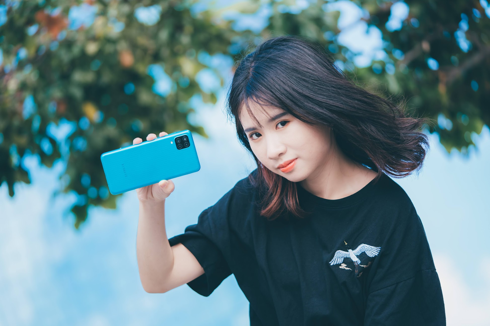 五千有找！Samsung Galaxy M12 開箱評測和實測體驗｜三星 M12 台版、90Hz 螢幕更新率、電量續航、高 CP 平價手機、公務機/小孩機/聯絡機/長輩機 PTT｜科技狗 - 90Hz 螢幕更新率, 90Hz螢幕, Galaxy M12, Galaxy M12 優缺點, Galaxy M12 評價, Galaxy M12 評測, Galaxy M12 開箱, M12, NFC, PTT, Samsung Galaxy M12, Samsung Galaxy M12 review, Samsung Galaxy M12 unboxing, 三星 M12 印度, 三星 M12 台版, 三星M12, 三星便宜手機, 三星公務機/小孩機/長輩機, 公務機, 實測, 小孩機, 平價手機, 聯絡機, 長輩機, 開箱評測, 體驗, 高 CP - 科技狗 3C DOG