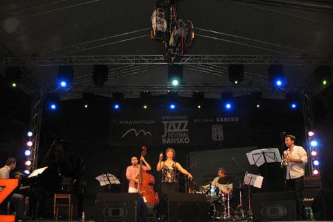 http://banskojazzfest.com/images/jazz/gallery/2012.jpg