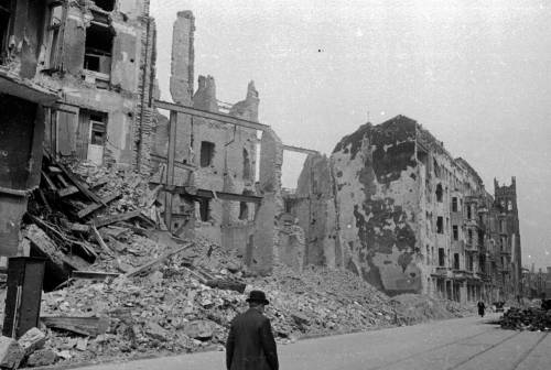 Разрушенный Берлин. 1945