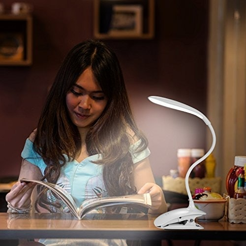 วิธีการเลือกโคมไฟอ่านหนังสือ 