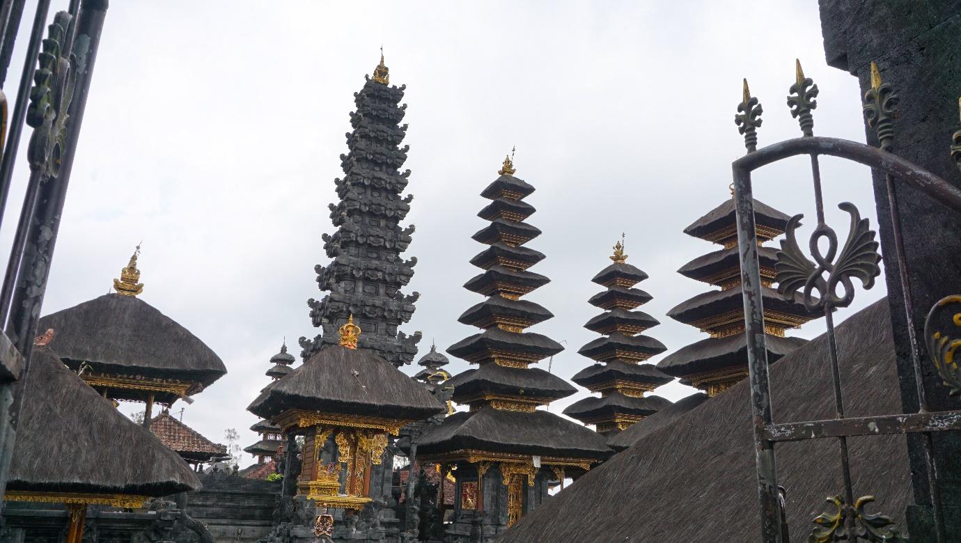 C:\___Bali_Aug15\8_Pura Besakih\DSC06124.JPG