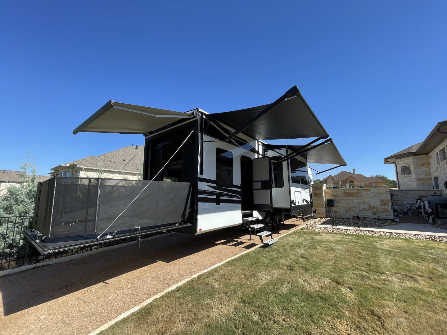 Fifth wheel camper for rent in Texas Hill Country