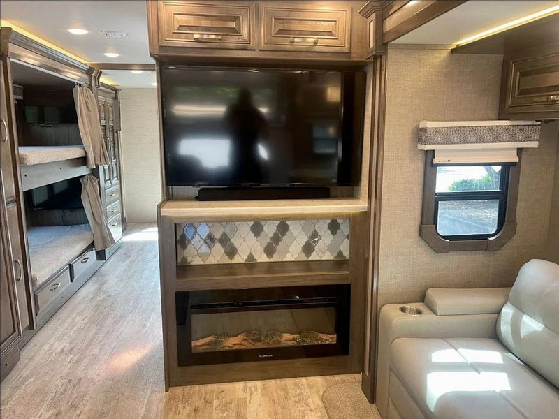 Jayco Seneca 37L Interior