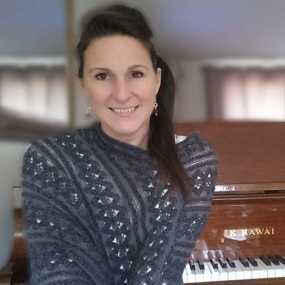 Paul's Piano Video Lessons course Teacher (Lisa)