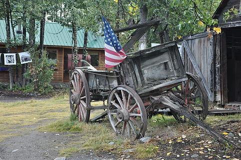 usa, wild west, covered wagon, plant, transportation, day, tree, architecture, built structure, no people, mode of transportation, cart, land vehicle, nature, building exterior, wheel, outdoors, wood - material, horse, horse cart, building, abandoned, house, wagon wheel, ruined, 4K, CC0, public domain, royalty free
