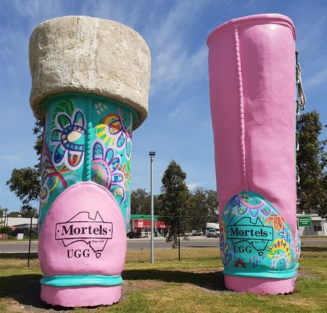 The Big Ugg Boots In Thornton | Big Things Of Australia