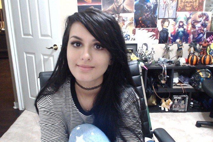 Sssniperwolf No Makeup Look