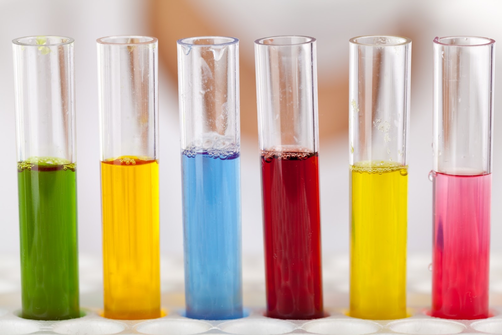 https://www.publicdomainpictures.net/pictures/150000/velka/colorful-test-tubes-14548653516ym.jpg