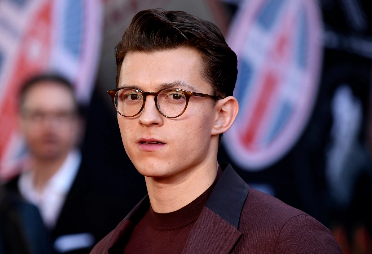 The 5 Best Tom Holland Glasses to Choose From