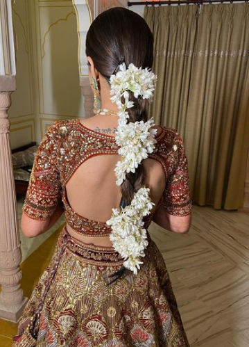 bridal hairstyle with gajra