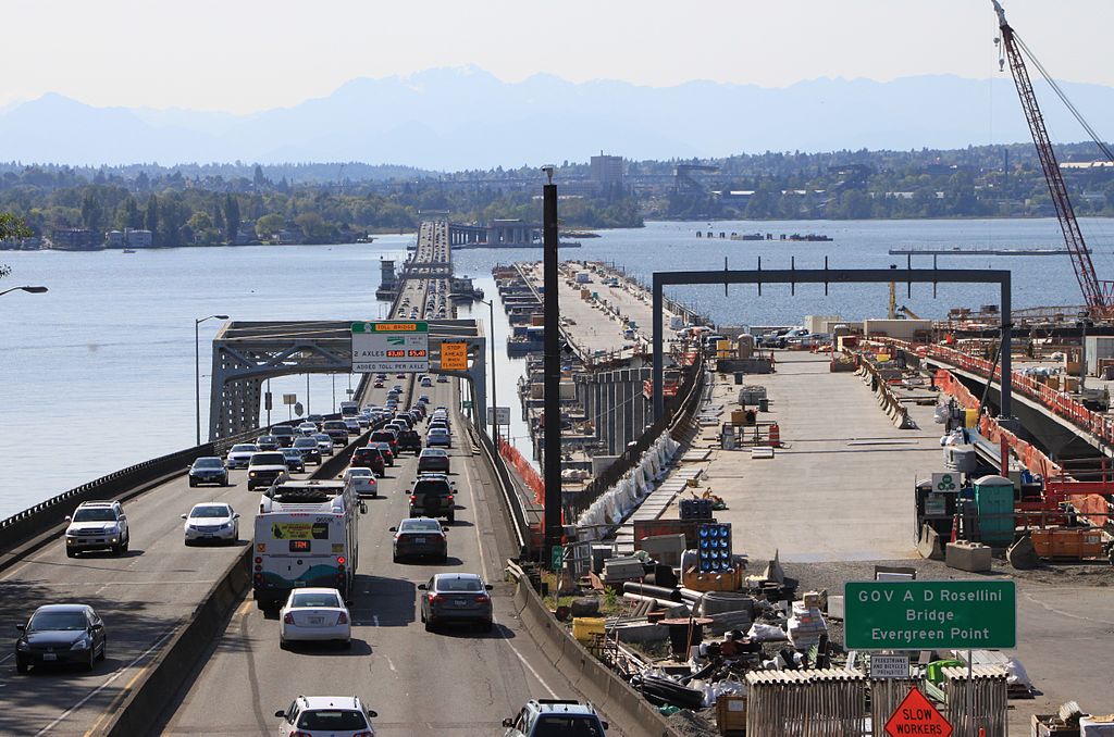 SR_520_Floating_Bridge_and_its_replacement_from_Evergreen_Point.jpg