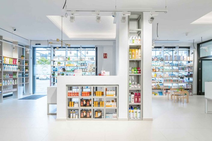 Beneficios de reformar tu farmacia: Integra un diseño personalizado