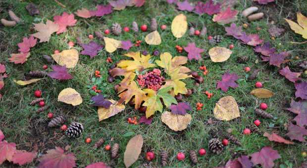 30 Outdoor Arts and Crafts for Kids: Nature Mandalas 