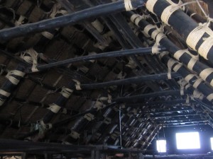 白川郷　合掌造りの屋根の内側