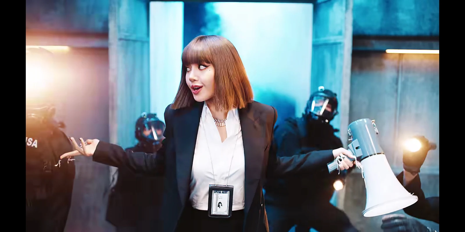 Lisa in Lalilsa Music Video