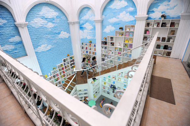 Books Square được thiết kế đẹp mắt mang lại cảm giác hứng thú cho cả bố mẹ và bé