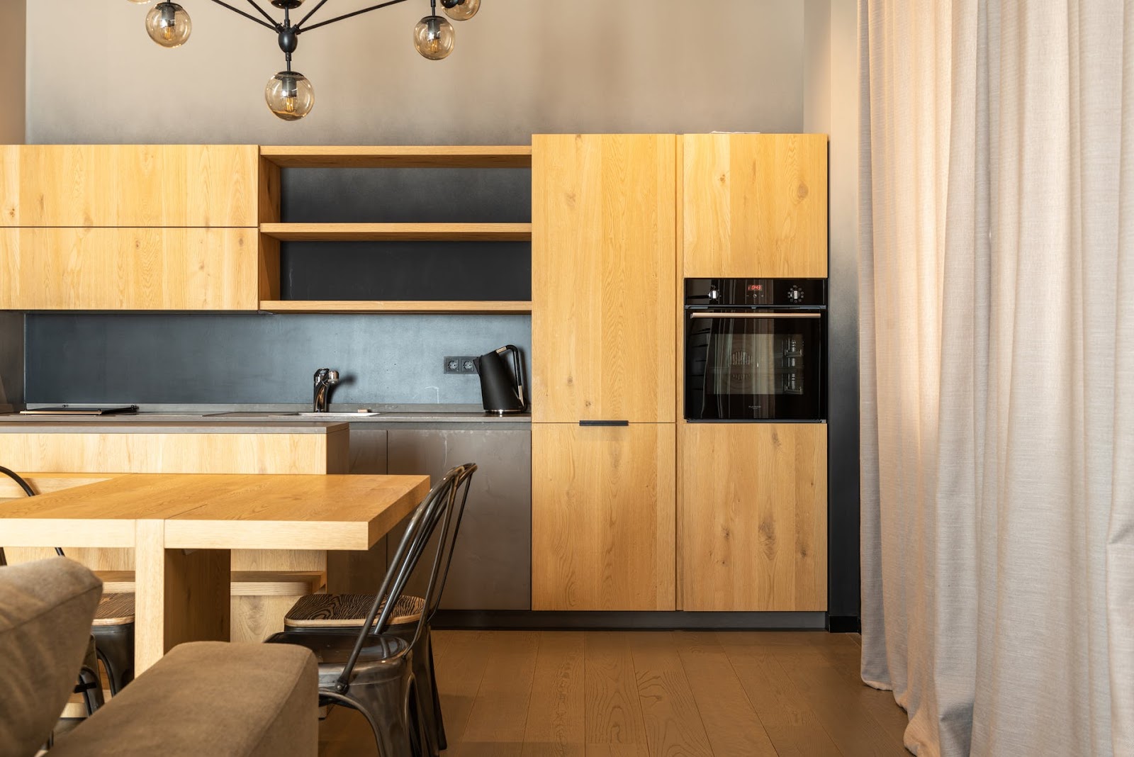 handle-free kitchen cabinets
