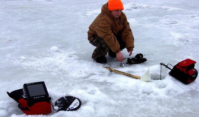 Зимняя рыбалка с подводной камерой