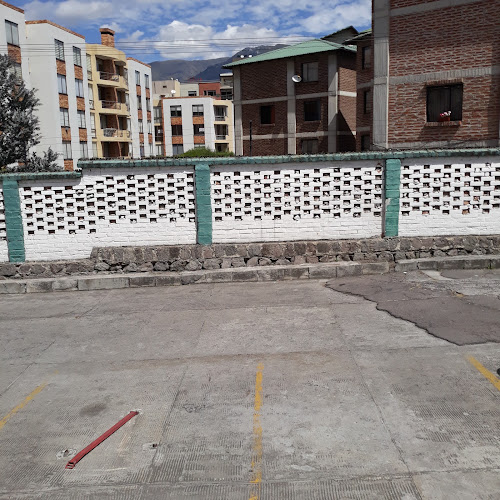Escuela de Basket maría Tobar - Quito