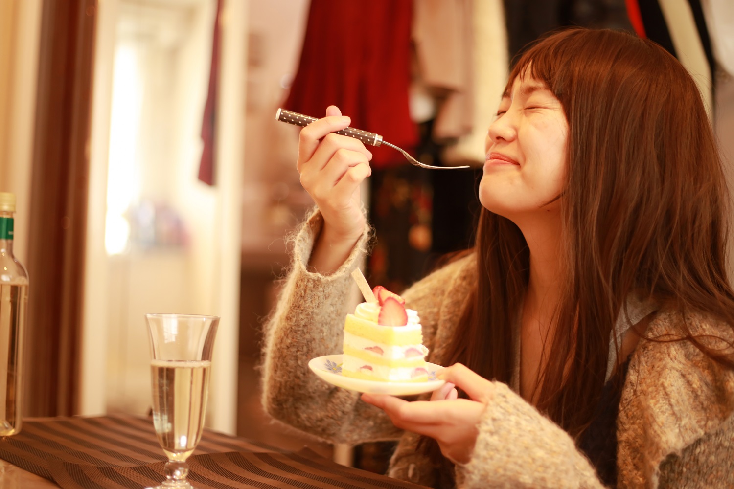 Japonesa comiendo Japanese Strawberry Shortcake 