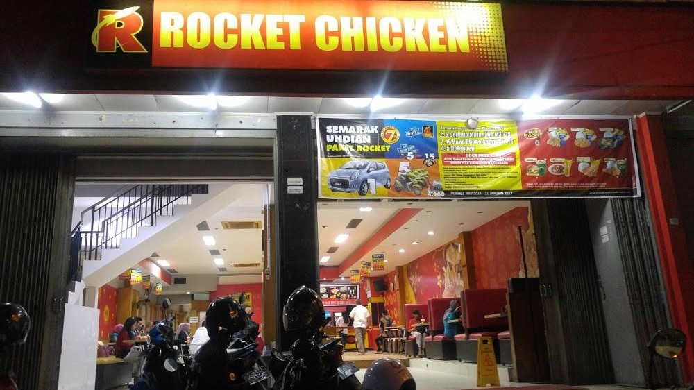 Gerai Rocket Chicken di Indonesia (Sumber: RocketChicken)