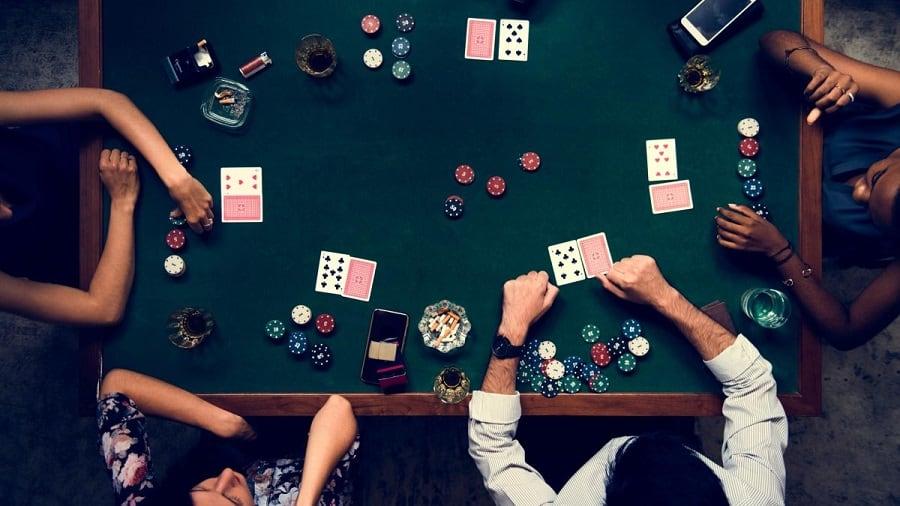 Hướng dẫn chơi game bài Poker chi tiết nhất cho người mới bắt đầu - Đánh  bài đổi thưởng
