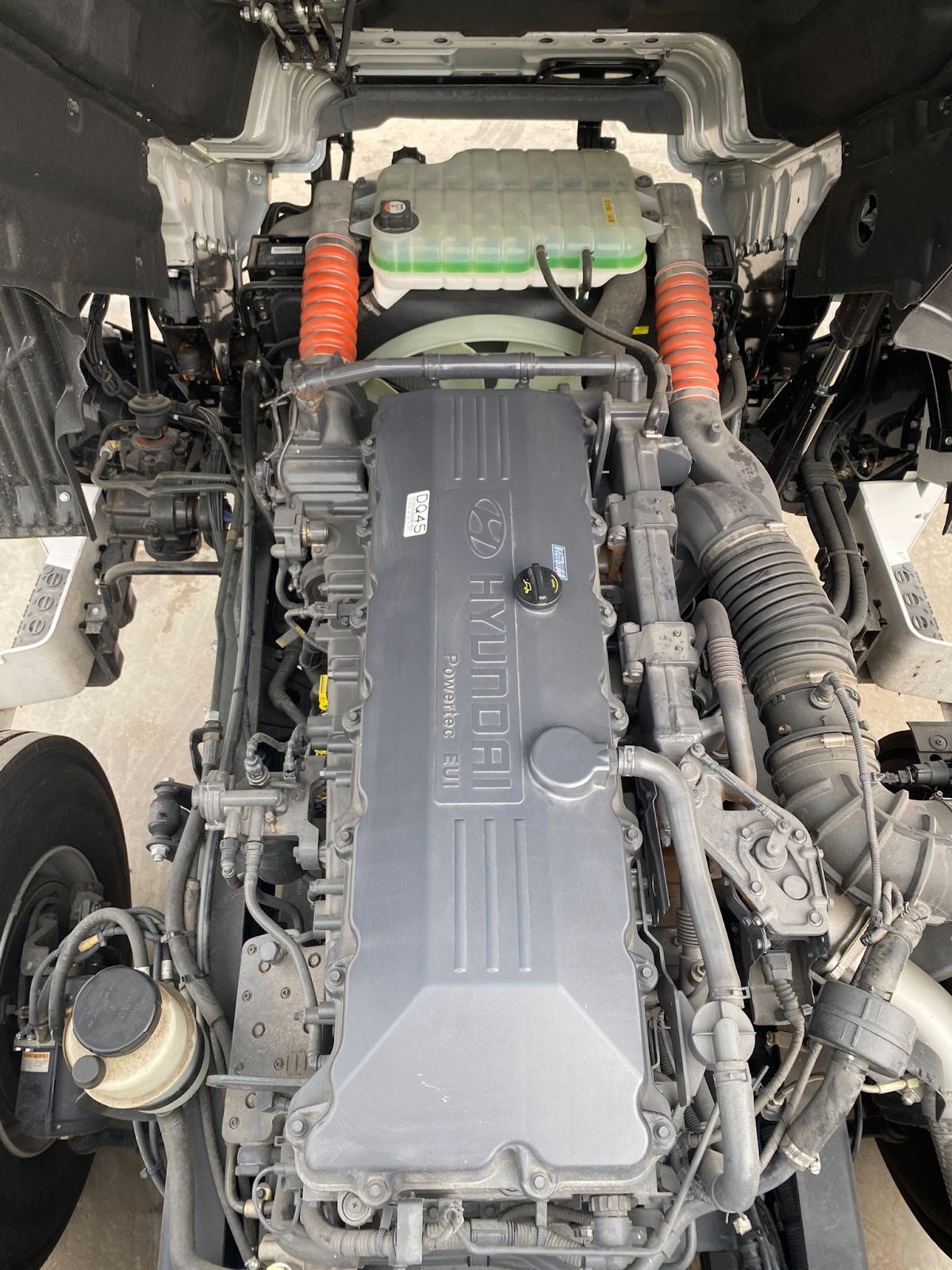 Động cơ xe đầu kéo Hyundai Xcient GT