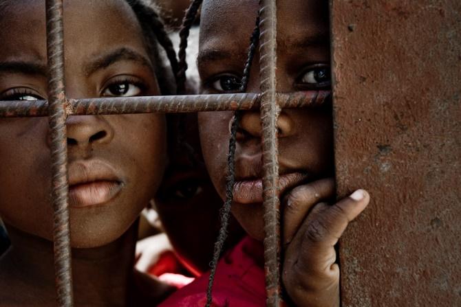 https://cjaye57.files.wordpress.com/2010/02/children-hungry-port-au-prince-haiti-09.jpg